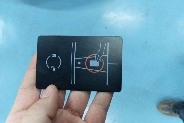 特斯拉 Model 3 2023款 后轮驱动版中控内饰7001