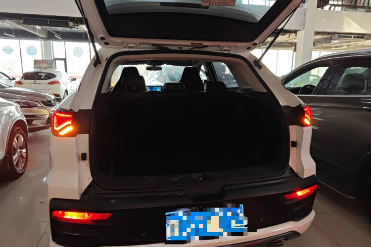 思皓QX 2021款 300T DCT豪华智联型机舱底盘23