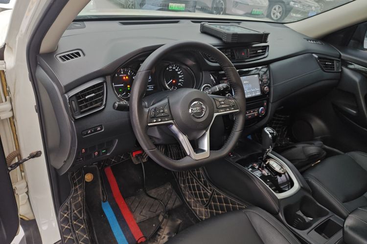 日产 奇骏 2019款 2.0L CVT舒适版 2WD中控内饰12