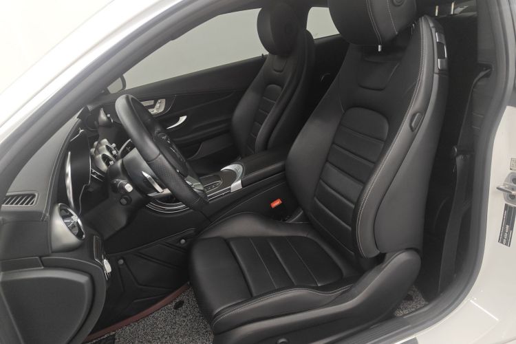 奔驰C级(进口) 2020款 C 260 轿跑车中控内饰19