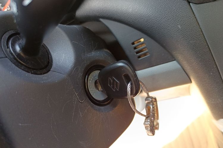 铃木 奥拓 2013款 1.0L 自动豪华型中控内饰11