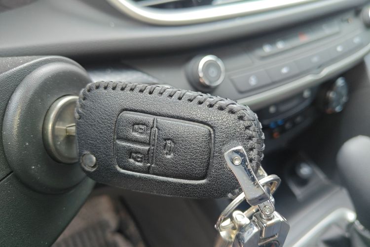 别克 英朗 2021款 改款 典范 1.5L 自动精英型中控内饰7001