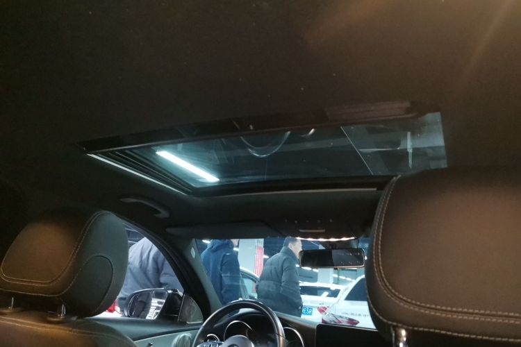 奔驰C级 2019款 C 260 运动版局部细节22