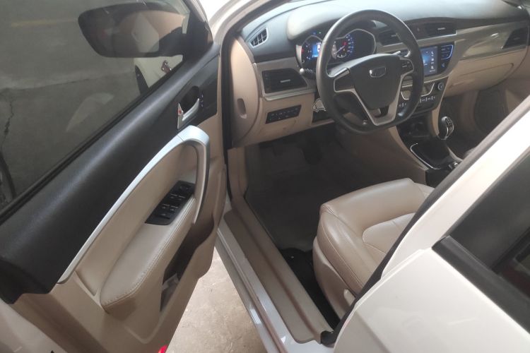 吉利汽车 帝豪 2017款 三厢百万款 1.5L 手动豪华型中控内饰7003