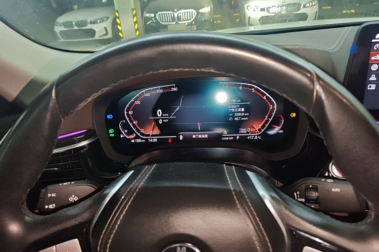 宝马5系 2022款 改款二 525Li 豪华套装中控内饰14