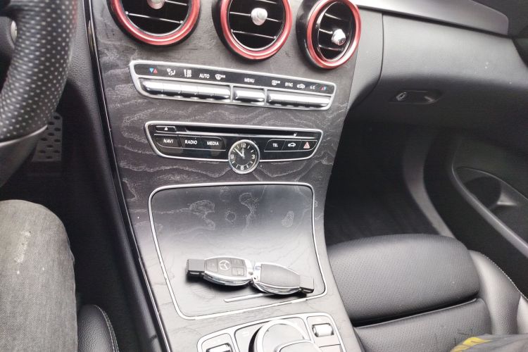 奔驰C级 2015款 C 200 L 运动型中控内饰18