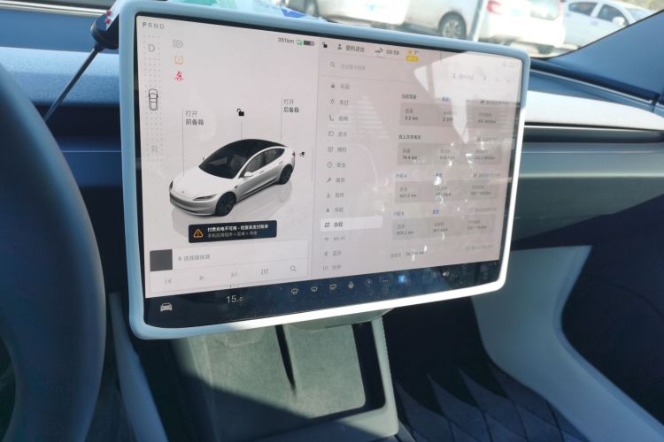 特斯拉 Model 3 2023款 长续航全轮驱动版中控内饰16