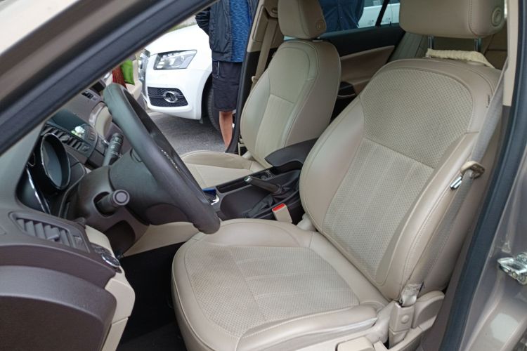 别克 君威 2012款 2.0L 舒适版局部细节19