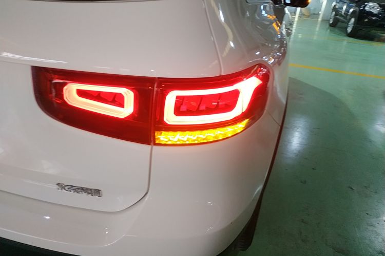 奔驰GLB 2023款 GLB 200 动感型车身外观6006