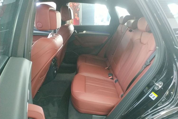 奥迪Q5L 2025款 45 TFSI 豪华动感型中控内饰21