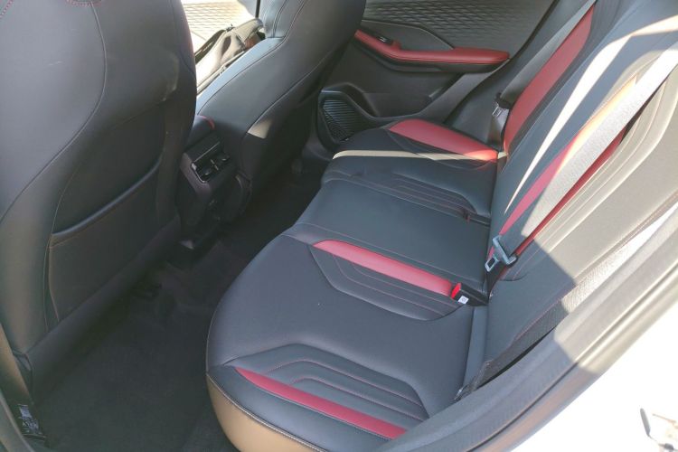 吉利汽车 2022款 缤越COOL 1.5TD DCT激擎版中控内饰21