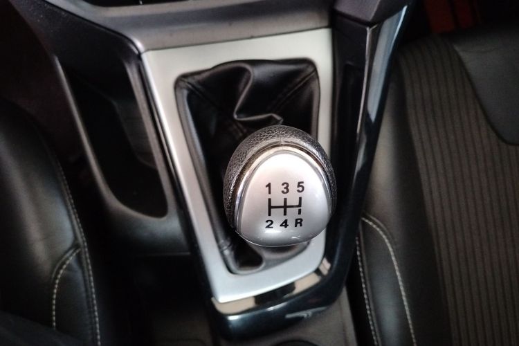 福特 福克斯 2012款 三厢 1.6L 手动风尚型局部细节18