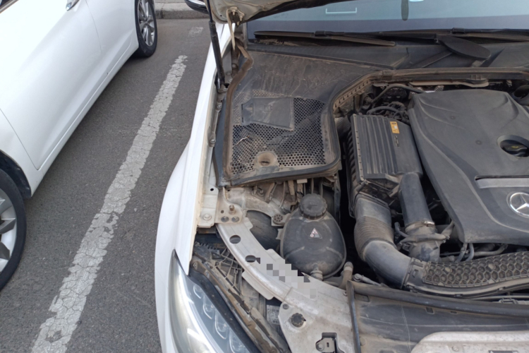 奔驰C级 2017款 改款 C 200 运动版局部细节9006