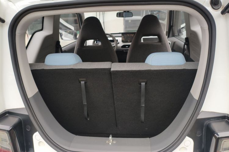 吉利银河 2023款 熊猫mini 120km 亚运熊机舱底盘23