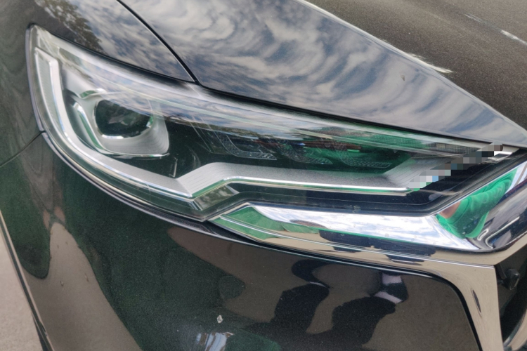 红旗HS5 2022款 2.0T 智联旗领四驱版车身外观6001