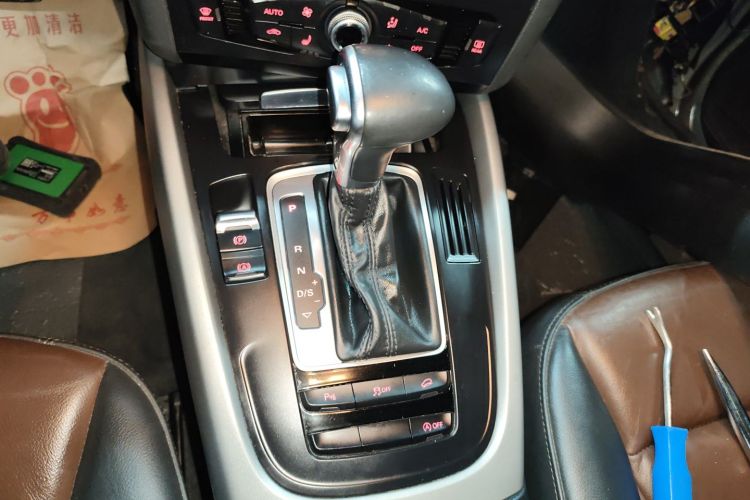 奥迪Q5 2017款 Plus 40 TFSI 进取型中控内饰18