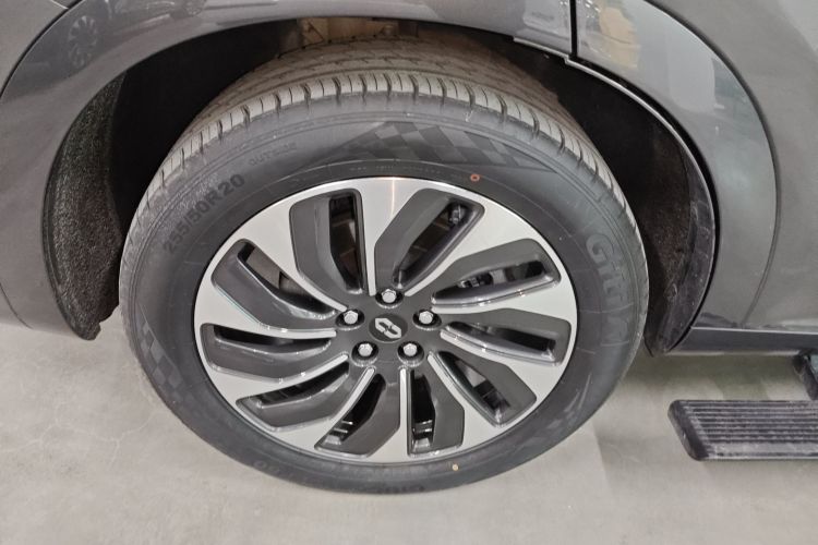 鸿蒙智行 问界M7 2022款 1.5T 后驱舒适版车身外观6008