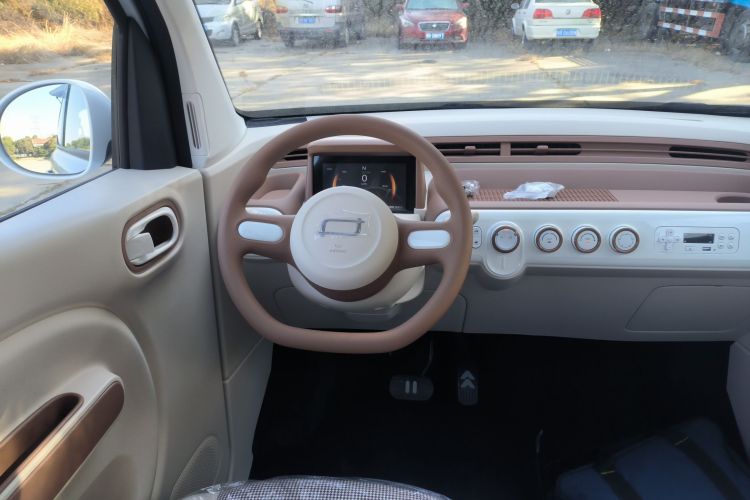 奔腾小马 2026款 222km 炫彩马中控内饰13