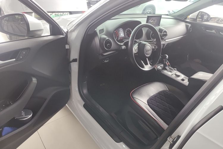 奥迪A3 2020款 Sportback 35 TFSI 进取型 国VI中控内饰20