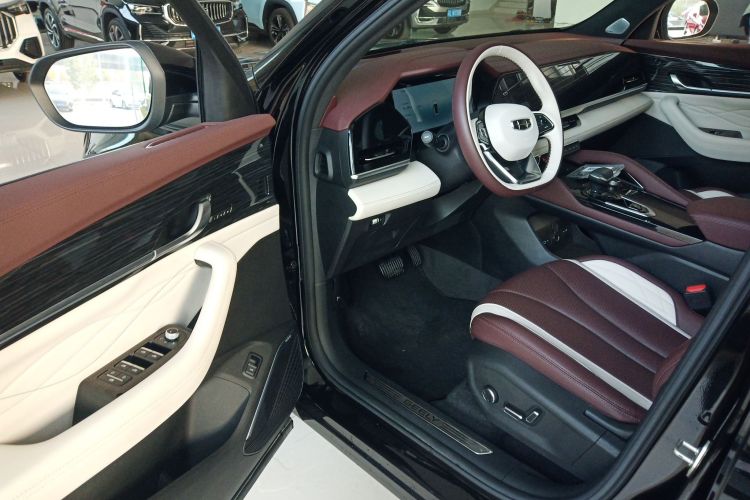 吉利汽车 星越L 2024款 2.0TD 高功自动两驱天际版中控内饰7003