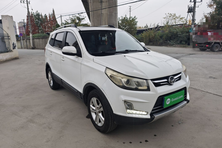 北汽幻速S3 2017款 1.5L 手动豪华型车身外观3