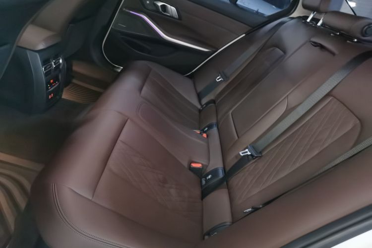 宝马3系 2022款 改款 325i M运动曜夜套装中控内饰21