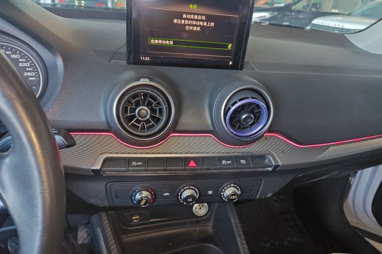 奥迪Q2L 2018款 35 TFSI 上市专享版 国V中控内饰16