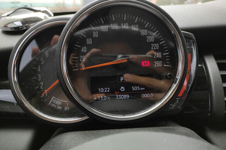 MINI 2019款 1.5T COOPER 经典派中控内饰14