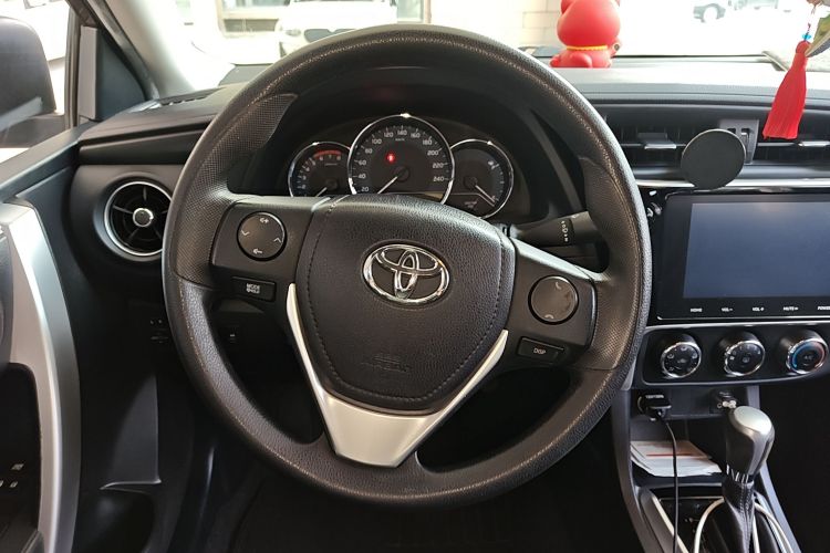 丰田 雷凌 2017款 改款 185T CVT精英版 国V中控内饰13