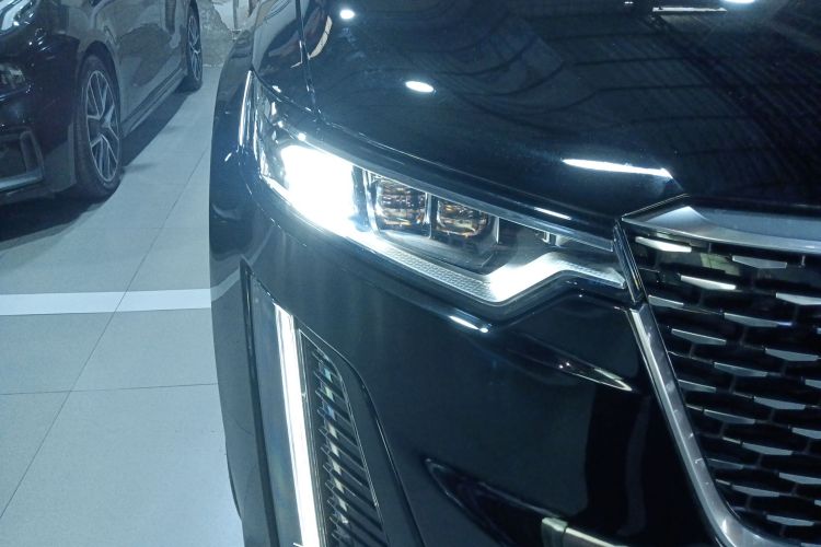 凯迪拉克XT6 2021款 28T 六座四驱豪华型车身外观8