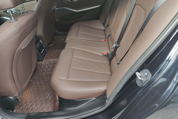 宝马3系 2025款 330Li M运动曜夜套装中控内饰21