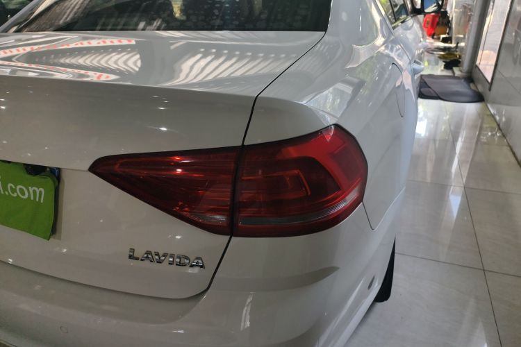 大众 朗逸 2017款 1.6L 自动风尚版车身外观9