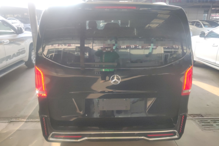 奔驰 威霆 2021款 2.0T 精英版 7座车身外观6004