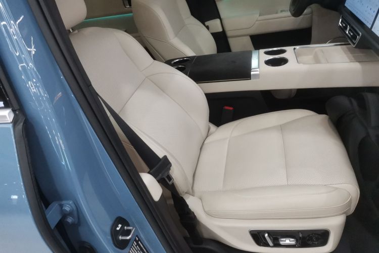 理想汽车 理想L9 2022款 Max局部细节41