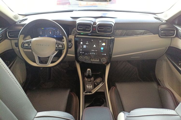 领克02 2018款 1.5T DCT两驱耀Pro版 国V中控内饰12