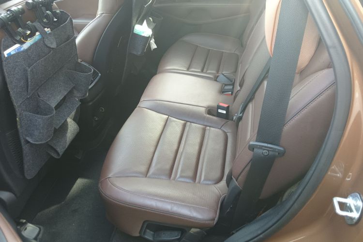 起亚 2015款 索兰托L 2.4L 汽油4WD精英版 5座 国V中控内饰21