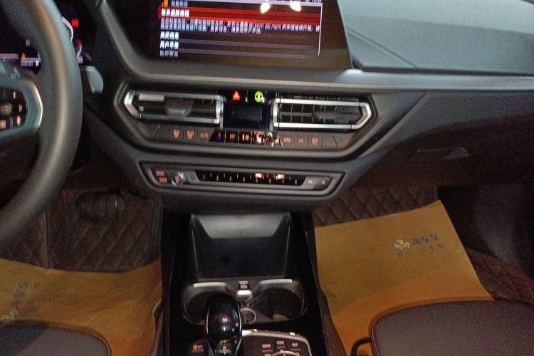 宝马2系(进口) 2023款 225i 四门轿跑车 M运动套装中控内饰16