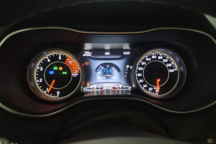 Jeep 自由光 2019款 2.0T 两驱智享版 国V中控内饰14