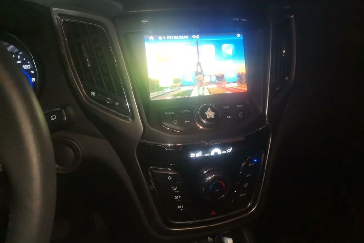 长安CS35 2017款 1.6L 自动豪华型中控内饰16