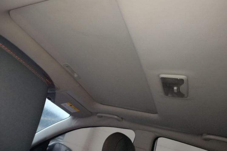 长安 逸动 2016款 XT 1.6L 手动俊酷型中控内饰22