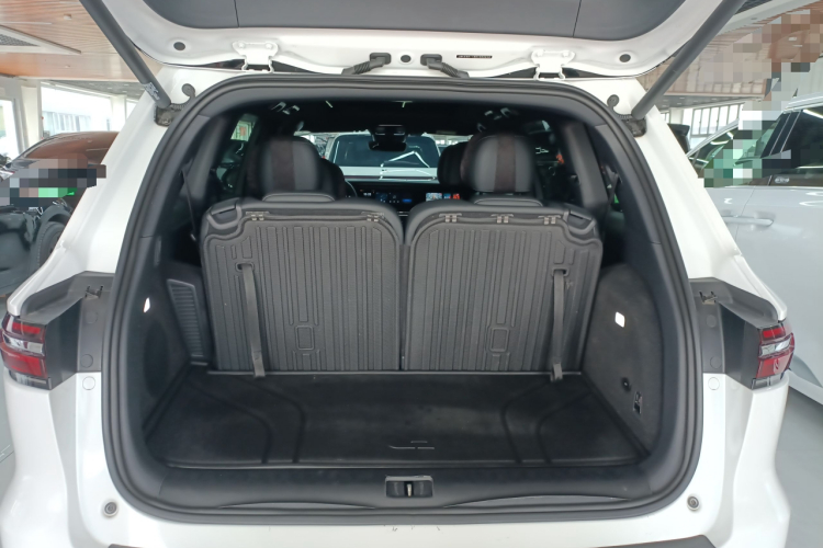 理想汽车 理想ONE 2021款 增程6座版机舱底盘23