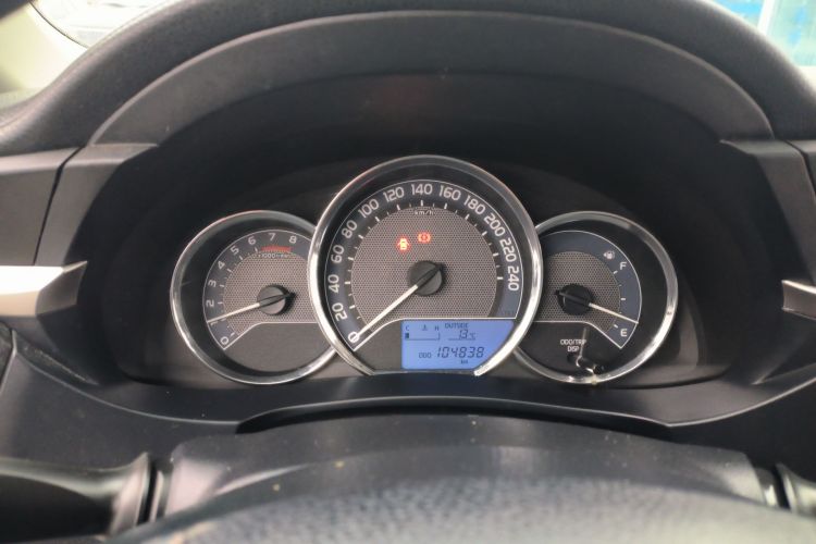 丰田 雷凌 2016款 1.6G 手动精英版中控内饰14