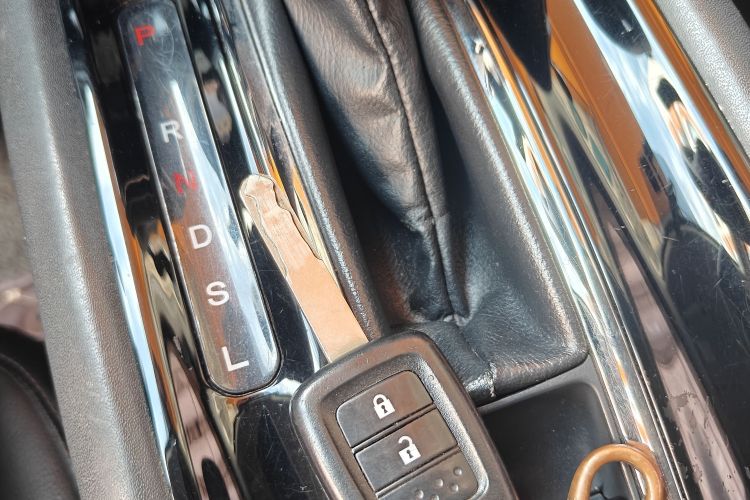 本田 缤智 2015款 1.8L CVT两驱精英型中控内饰11