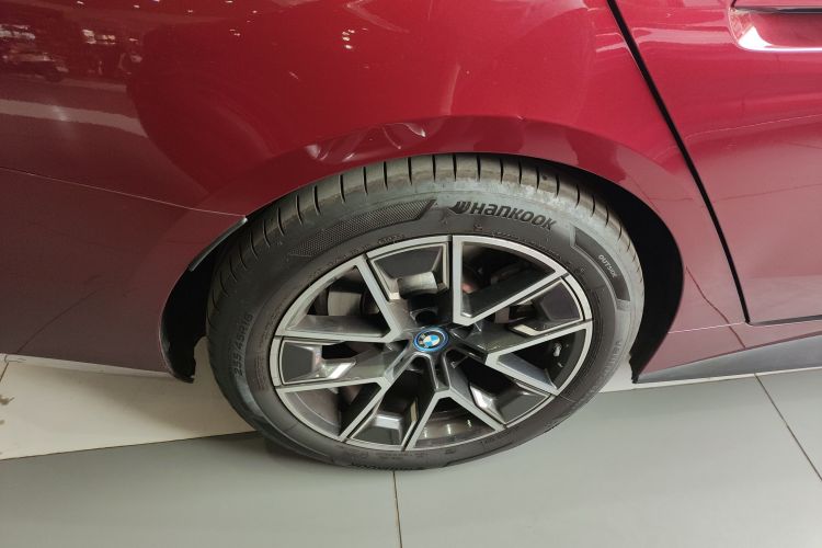 宝马i4 2023款 eDrive35车身外观6008