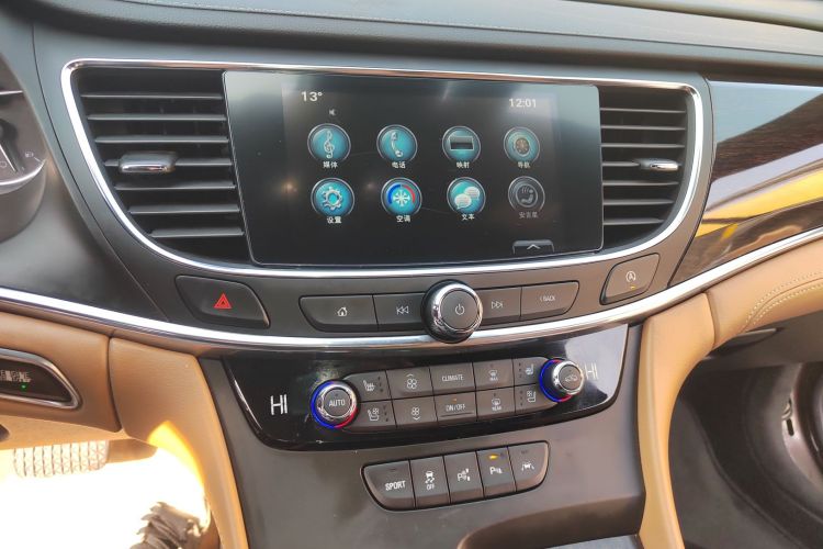 别克 君越 2016款 28T 豪华型中控内饰16