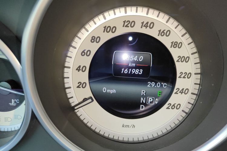 奔驰E级 2015款 E 260 L 运动豪华型中控内饰15