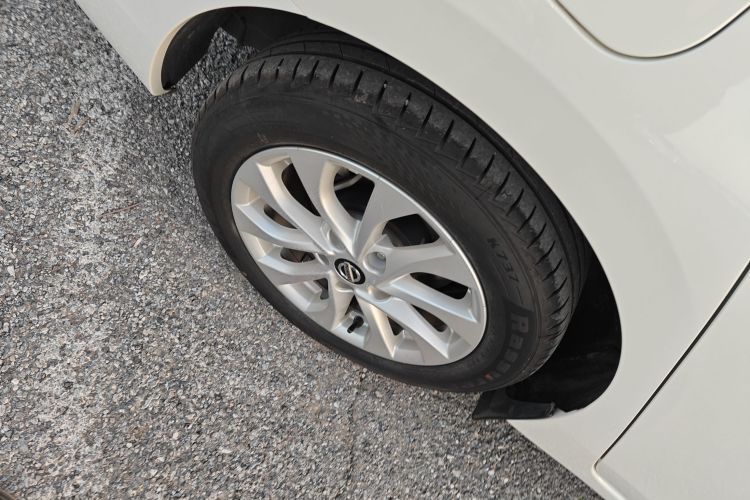 日产 轩逸 2019款 经典 1.6XL CVT豪华版车身外观6008