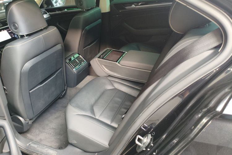 大众 辉昂 2018款 改款 380TSI 两驱商务版中控内饰7004