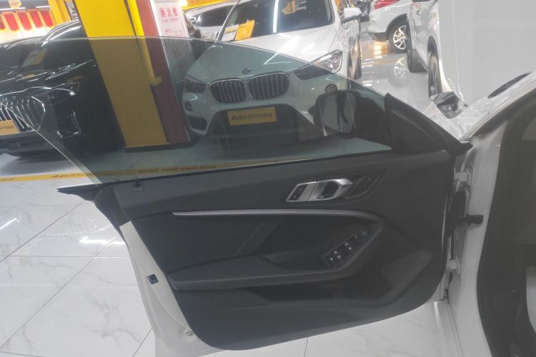 宝马2系(进口) 2023款 225i 四门轿跑车 M运动套装中控内饰47