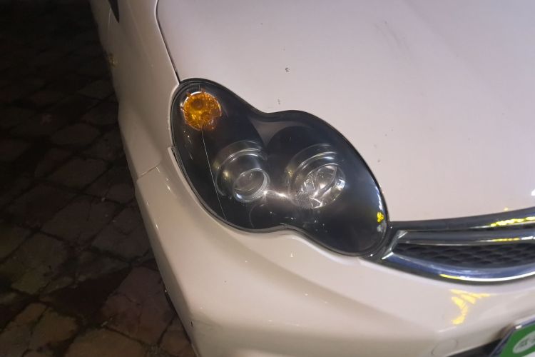 比亚迪F0 2015款 1.0L AMT 铉酷型车身外观6004